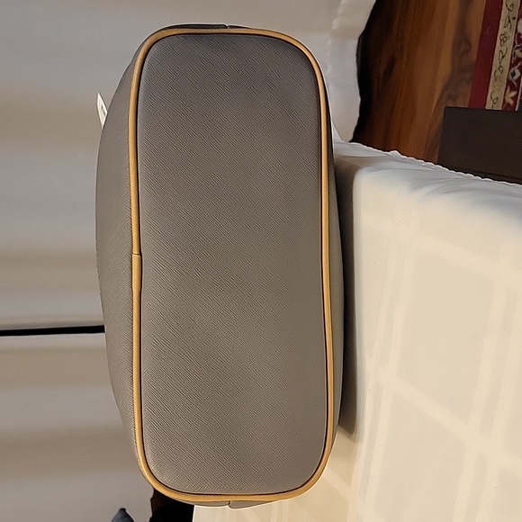 Giani Bernini handbag NWT Light Grey - Picture 4 of 12